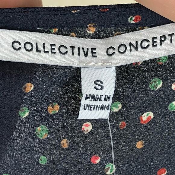 COLLECTIVE CONCEPTS Navy Blue Button Front Tie Blouse V-Neck Top Size Small NWT - Picture 5 of 8